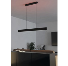 Černé LED závěsné svítidlo nad příborníkem