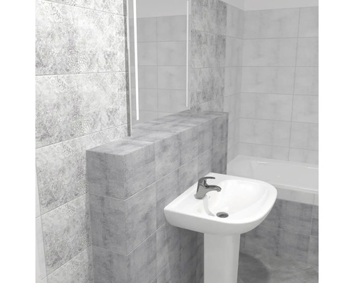 Koupelna s umyvadlem na soklu, zrcadlem a dlaždicemi