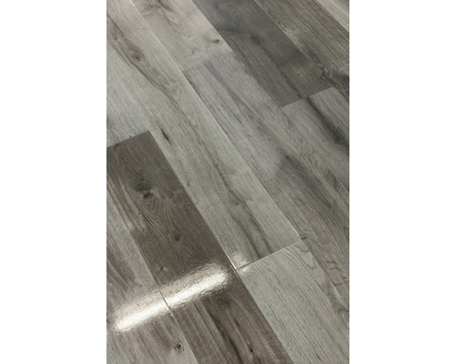 Detail panelů s dřevěným vzorem