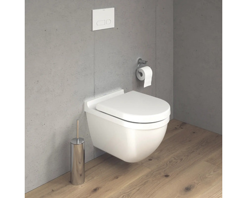 Závěsné WC s držákem toaletního papíru, ovládacím panelem a WC štětkou