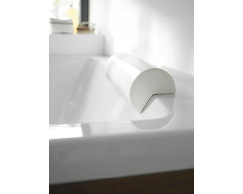 Podhlavník vany na okraji vany