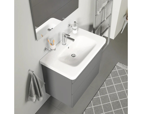 Koupelnové umyvadlo s umyvadlovou skříňkou, zrcadlem, vodovodní baterií a koupelnovými doplňky