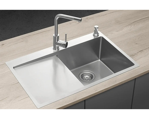 Nerezový dřez s odkapávací plochou, baterií a dávkovačem saponátu