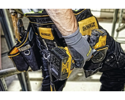 Opasek na nářadí DeWalt s nářadím