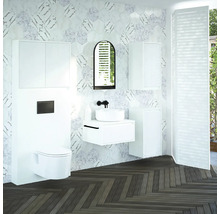 Moderní koupelna s umyvadlem, zrcadlem, toaletou a úložným prostorem