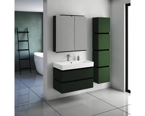 Moderní koupelna s umyvadlovou skříňkou, zrcadlovou skříňkou a vysokou skříňkou