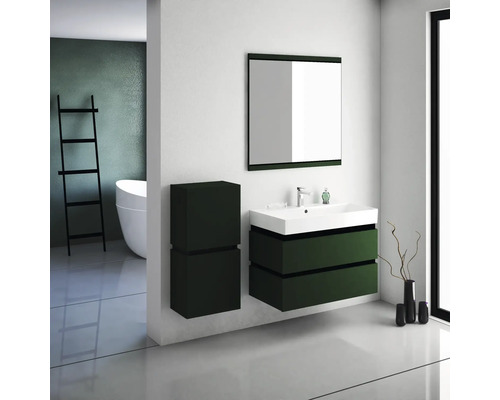 Moderní koupelna s umyvadlem, spodní skříňkou, zrcadlovou skříňkou a vysokou skříňkou