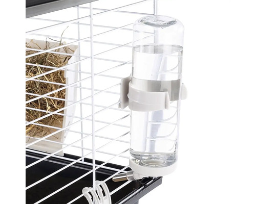 Napáječka pro malá zvířata připevněná k mřížce