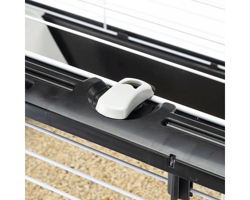 Detailní pohled na uzávěr klece pro malá zvířata