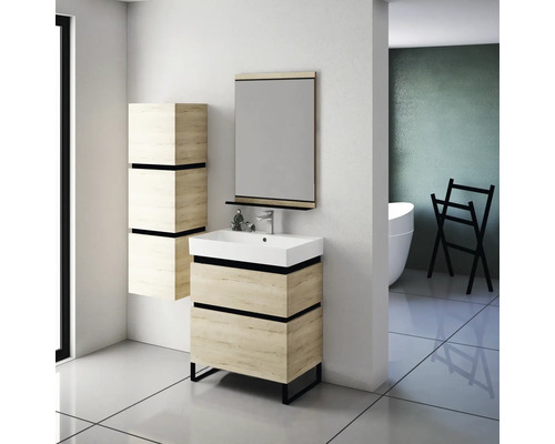 Koupelnová scéna s umyvadlovou skříňkou, zrcadlem a vysokou skříňkou v dřevěném dekoru