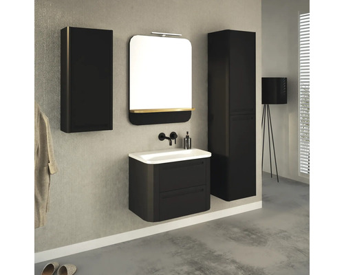 Moderní koupelna s černým umyvadlem, zrcadlovou skříňkou a vysokou skříňkou