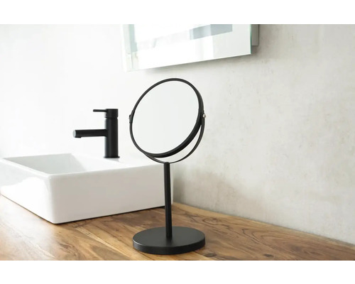 Koupelnové umyvadlo s baterií a kosmetickým zrcadlem