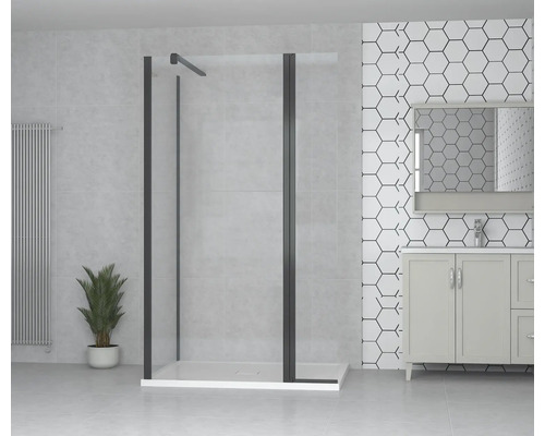 Koupelna se sprchovým koutem, skříňkou pod umyvadlo a radiátorem