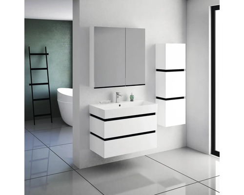 Moderní koupelna s umyvadlovou skříňkou, zrcadlovou skříňkou a vysokou skříňkou