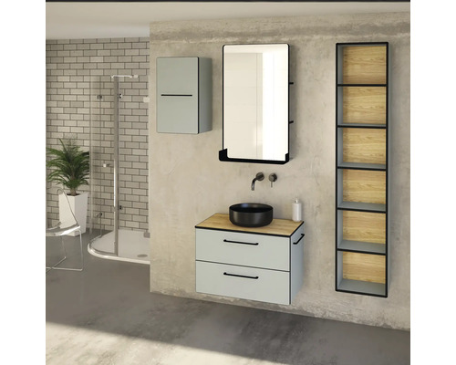 Koupelna s umyvadlem, zrcadlem, zrcadlovou skříňkou a regálem