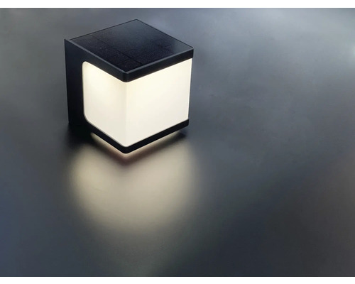 Čtvercové venkovní nástěnné svítidlo s LED technologií