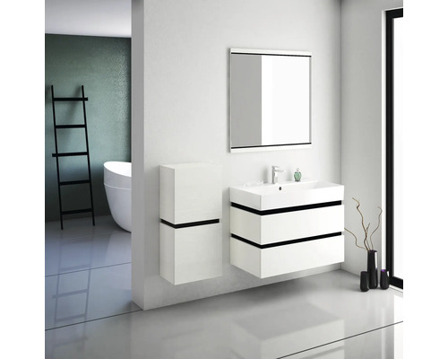 Koupelna s umyvadlovou skříňkou, zrcadlovou skříňkou a vysokou skříňkou ve světlém designu