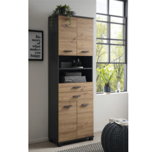 Vysoká skříňka s dvířky a zásuvkami v koupelně