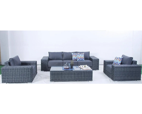 Zahradní nábytková souprava s ratanovou pohovkou, křesly a stolem pro venkovní použití