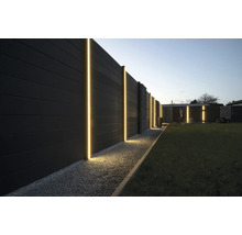 Zahrada s plotem a integrovaným osvětlením