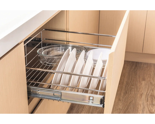 Výsuvná skříňka s nádobím a skleněnou mísou