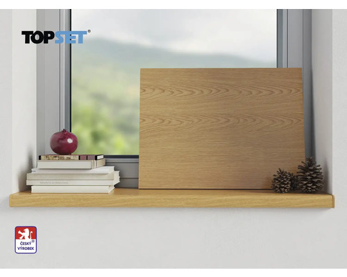 TOPSET parapet s dřevěným dekorem, knihy, dekorace a značka kvality Český výrobek