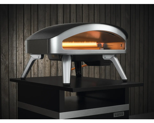 Plynová pec na pizzu Tenneker na stole