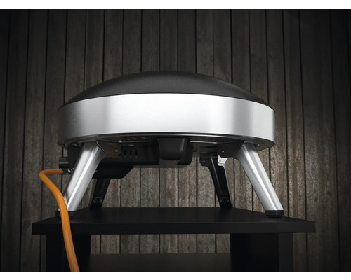 Plynový gril na stole