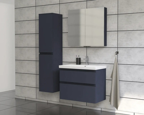 Moderní koupelnový set s umyvadlem, zrcadlovou skříňkou a vysokou skříní