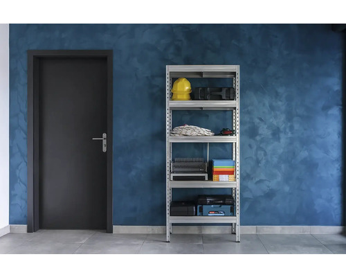 Kovový regálový systém s pěti policemi ve skladu