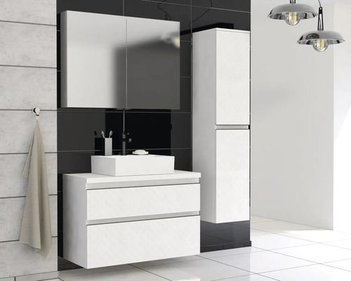 Moderní koupelnový komplet s umyvadlovou skříňkou, umyvadlem na desku, zrcadlovou skříňkou a vysokou skříňkou pro stylové prostředí.