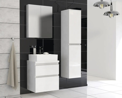 Moderní koupelnový set s umyvadlem, zrcadlovou skříňkou a vysokou skříňkou v bílé barvě