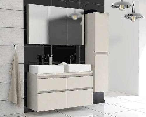 Koupelna s umyvadlovou skříňkou, dvěma umyvadly, zrcadlovou skříňkou a vysokou skříní