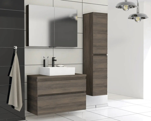 Moderní koupelnový nábytek se skříňkou pod umyvadlo, umyvadlem na desku, zrcadlovou skříňkou a vysokou skříní