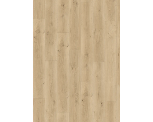 Světlé laminátové podlahy se vzhledem dřevěných prken do interiéru