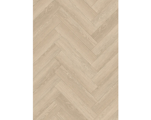 Světlá parketová podlaha se vzorem rybí kosti