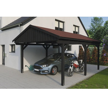 Přístřešek pro auto s automobilem a motocyklem před obytným domem