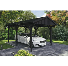 Auto pod dřevěným přístřeškem pro auto