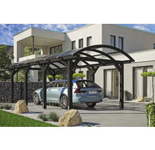 Dřevěný carport s autem před moderním domem