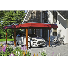 Dřevěný přístřešek pro auto s červenou střechou vedle domu s autem a kolem