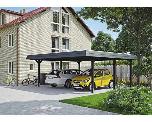 Přístřešek pro auto se dvěma zaparkovanými auty před domem