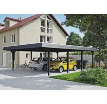 Dvojitý kovový přístřešek pro auto se dvěma parkujícími auty před domem