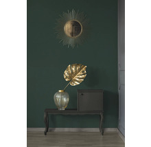 Dekorativní scéna se zrcadlem, vázou, okrasným listem a stolní konzolí