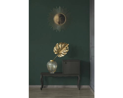 Dekorativní scéna se zrcadlem, vázou, okrasným listem a stolní konzolí