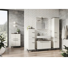 Koupelna s umyvadlem, zrcadlovou skříňkou, vysokou skříňkou a spodní skříňkou ve světlém designu