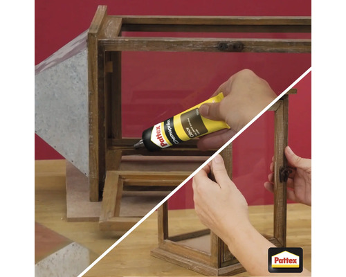 Aplikace speciálního lepidla Pattex Chemoprén na dřevěný objekt