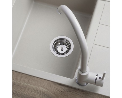 Kuchyňský dřez s odtokem a vodovodní baterií