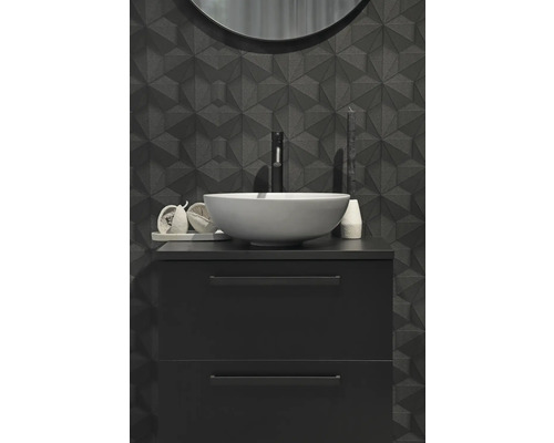 Moderní koupelna s černou skříňkou pod umyvadlo a umyvadlem na desku