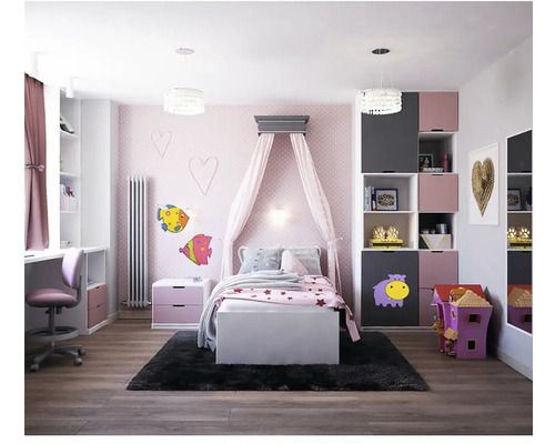 Dětský pokoj s postelí, stolem a regály v růžových a šedých tónech