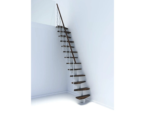 Pohled do místnosti s prostorově úsporným schodištěm s dřevěnými stupni a ocelovým zábradlím